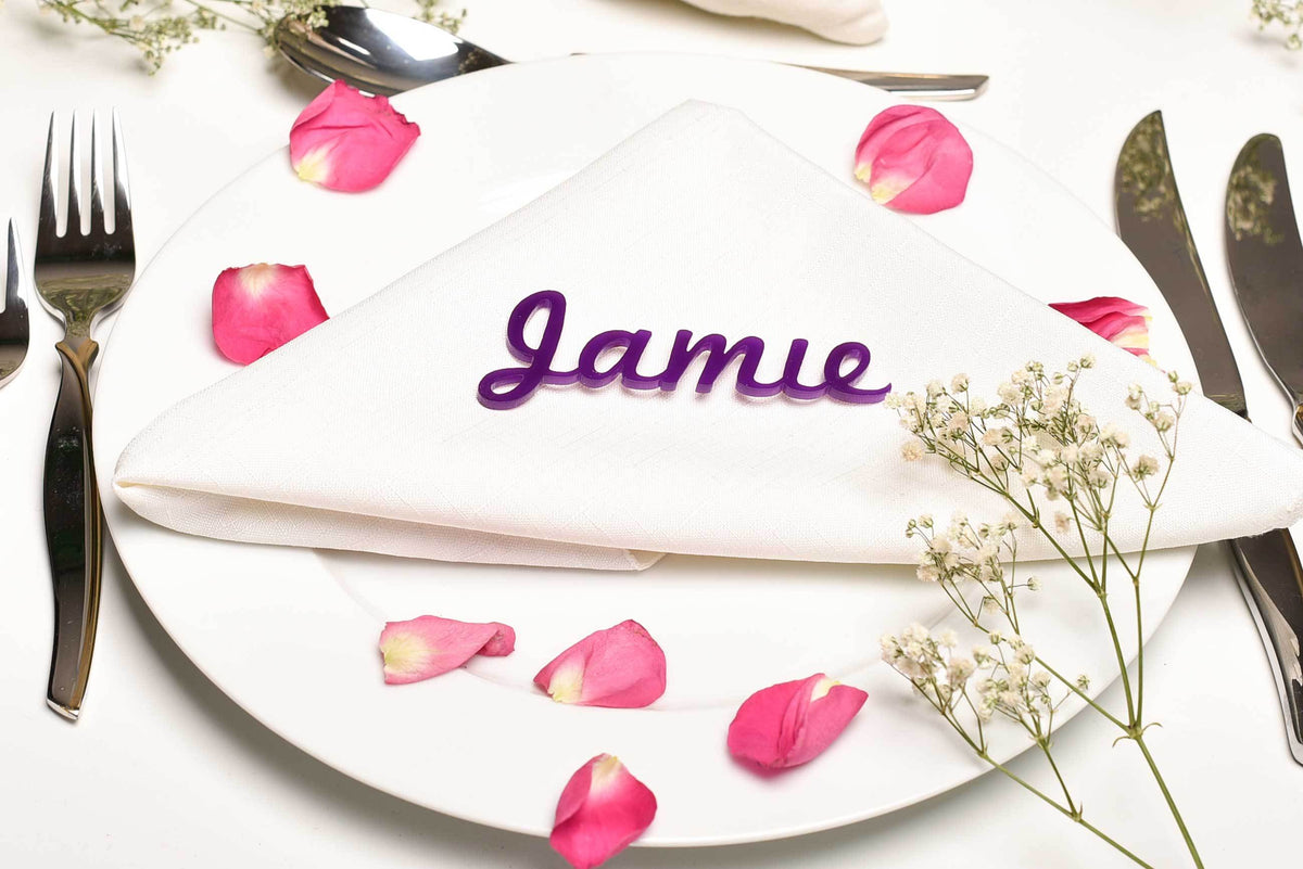 PLACE SETTINGS AND FAVOURS